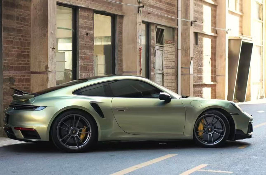 Porsche Golden Green image 4