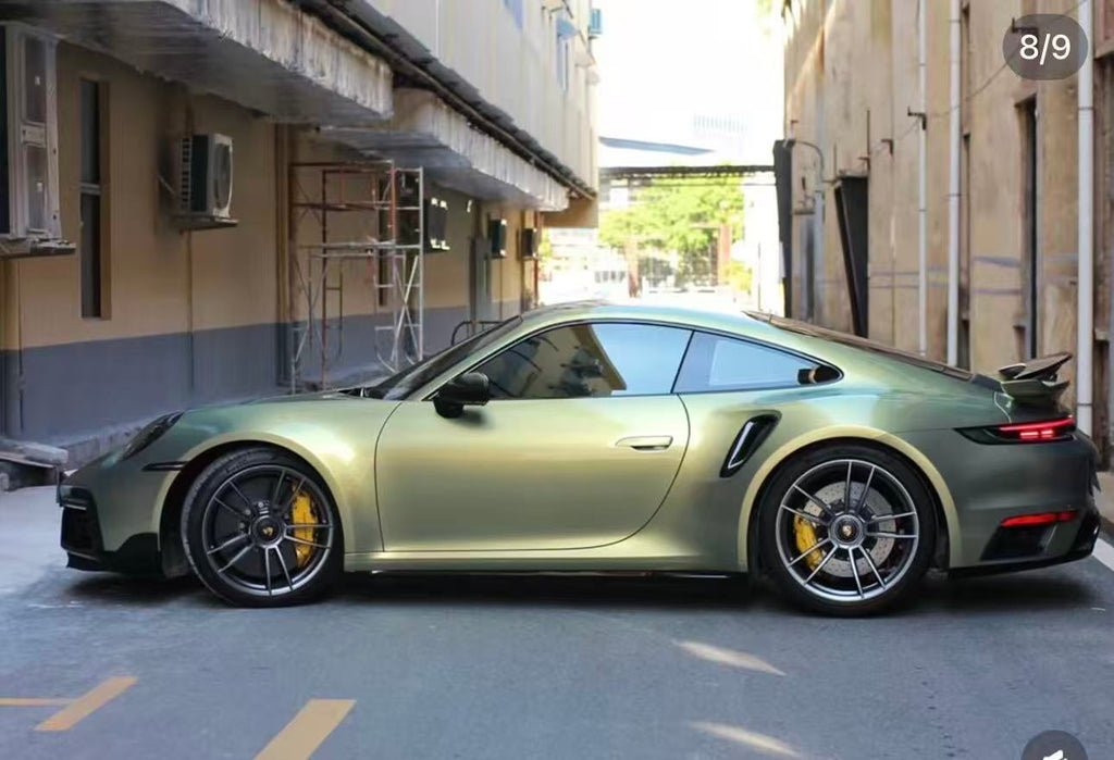 Porsche Golden Green image 3